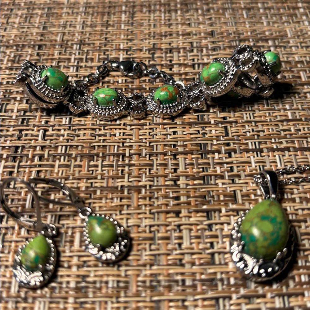 Green Turquoise Jewelry Set with Silver Accents - Picture 2 of 4